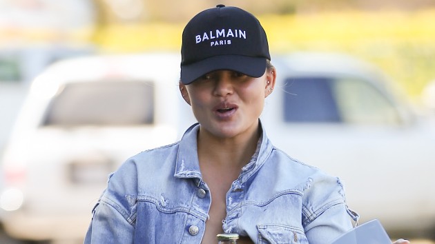 chrissy-teigen-celebrates-six-months-sober,-feels-“happier-and-more-present-than-ever”
