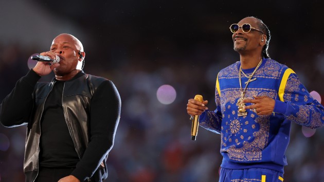 snoop-dogg-says-he-and-dr.-dre-are-“cooking-up”-some-new-music